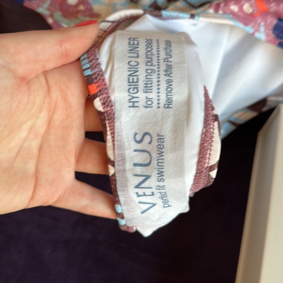 NWT Venus Swimwear Keeley One-Piece women’s size 16 with hygiene liner and box - Picture 4 of 4